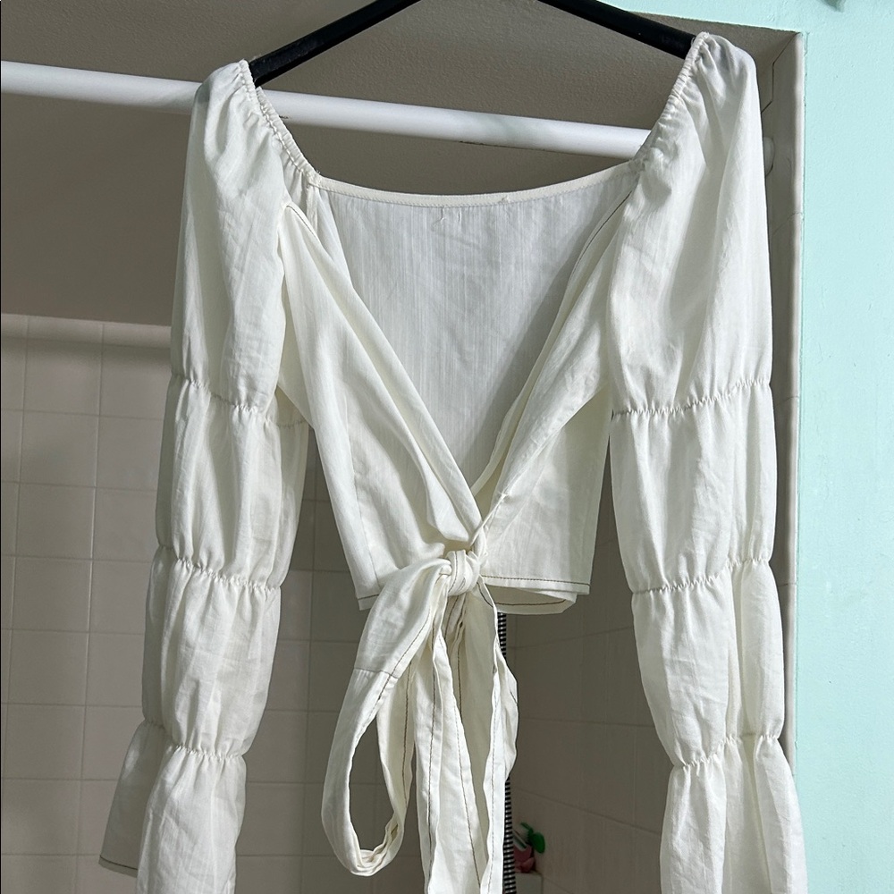 Designer blouse stretch top with tie around style puffy bell sleeve. Cotton